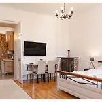 Cheerful 2Br Apartment - Suitable For Longstays